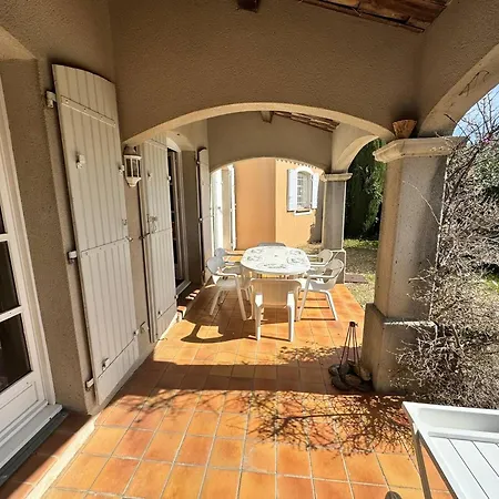 Maison Individuelle 2 Avec Jardin, Piscine Et Tennis, Proche Du Centre-village - Fr-1-726-44 *